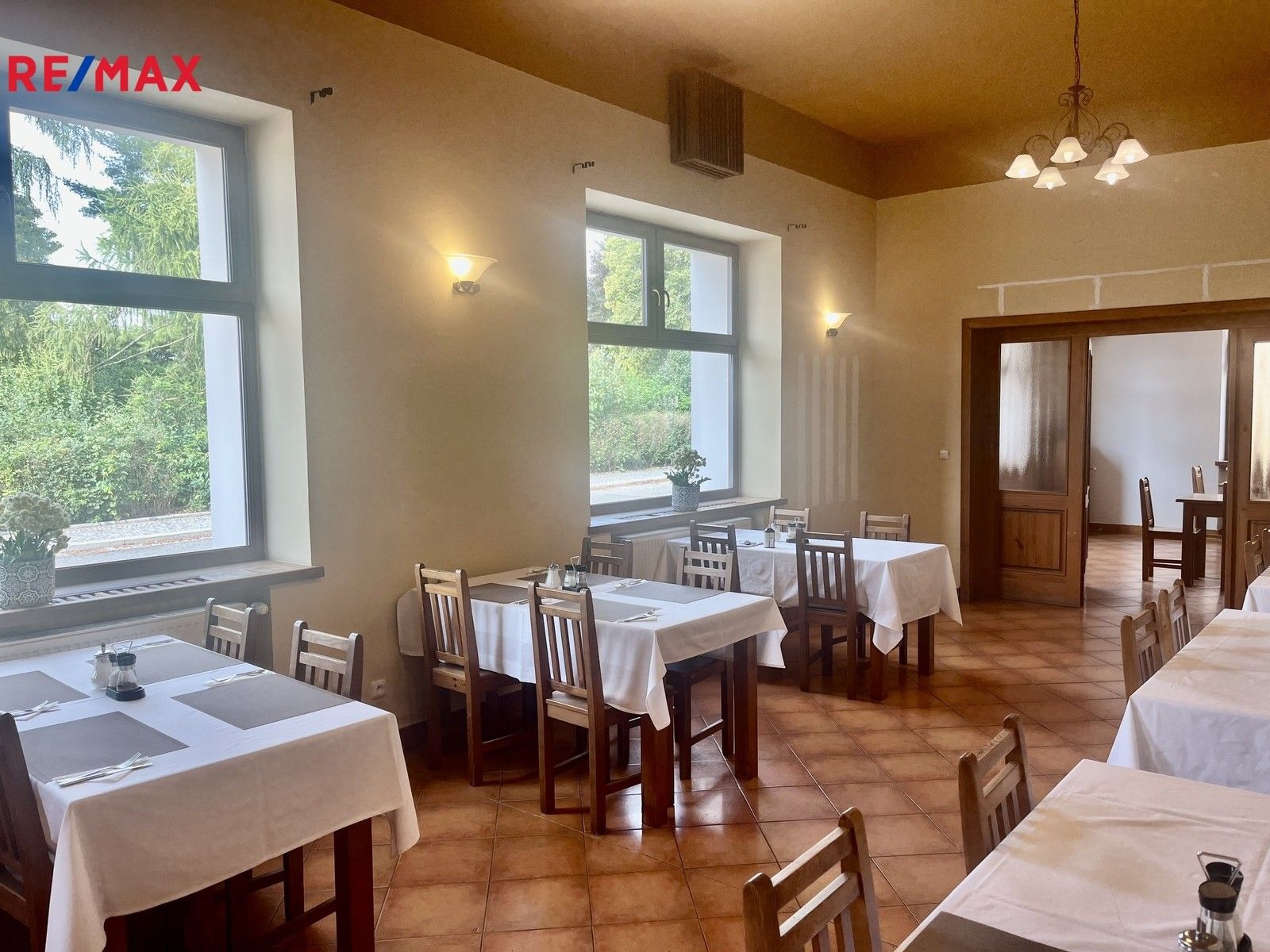 Pronájem restaurace - Jana Švermy, Mnichovo Hradiště, 310 m²