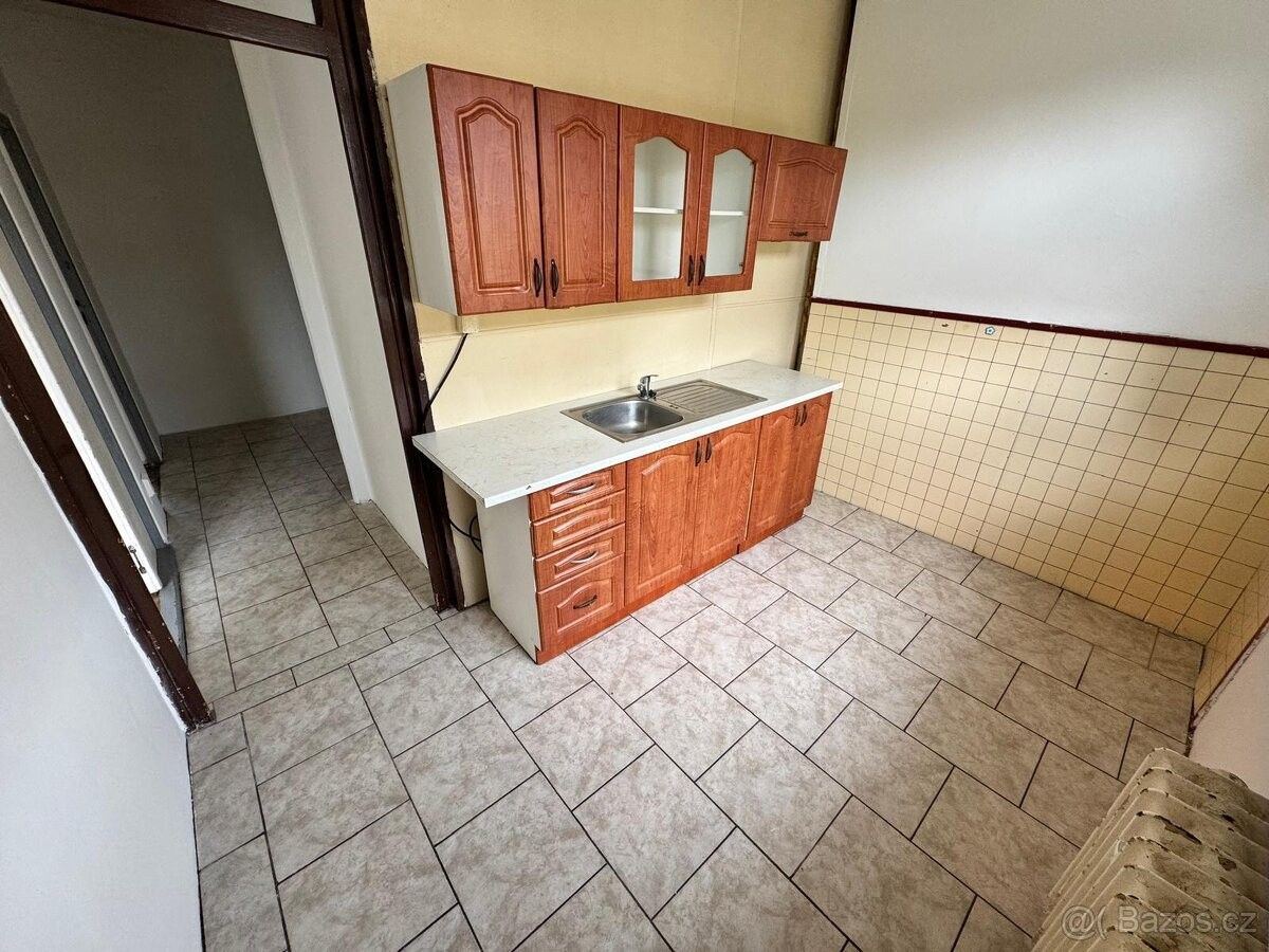 2+1, Sokolov, 356 01, 57 m²