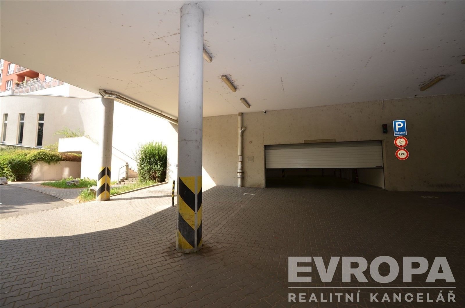 Prodej ostatní - Plzeňská, Praha, 16 m²