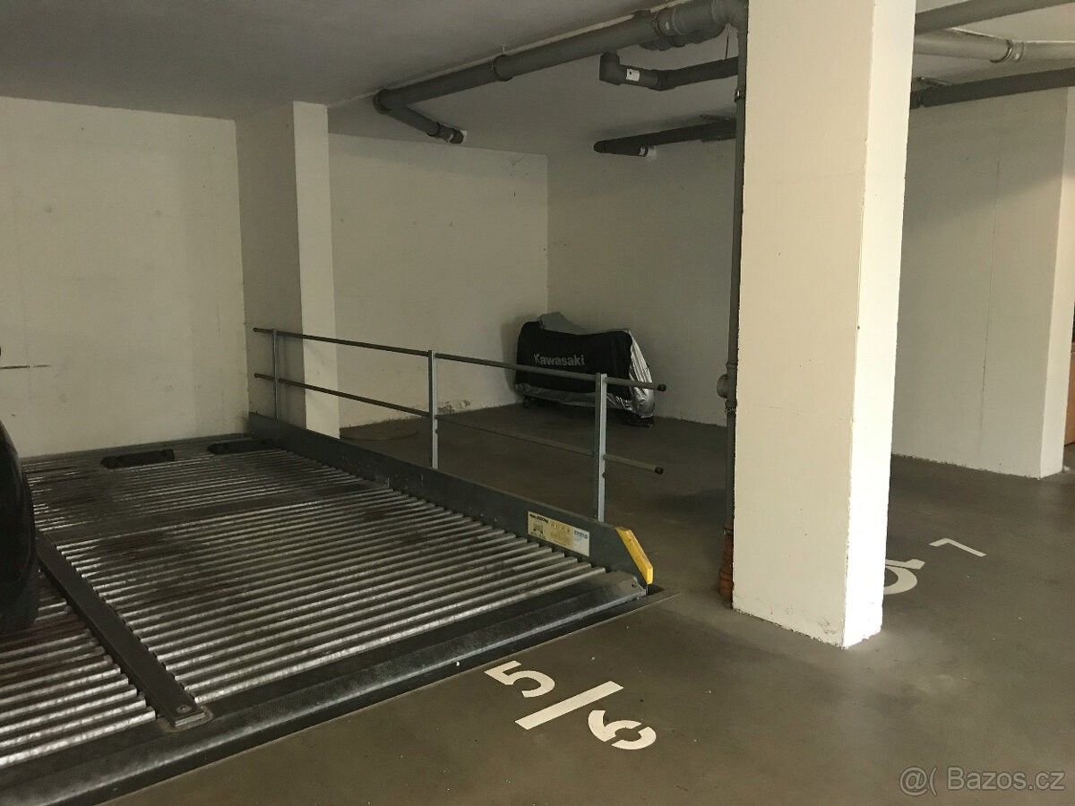 Garáže, Praha, 180 00