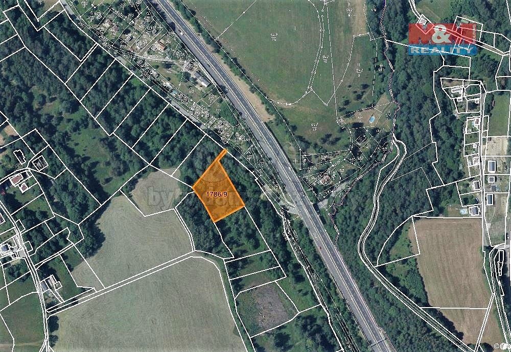 Louka, 3 735 m²