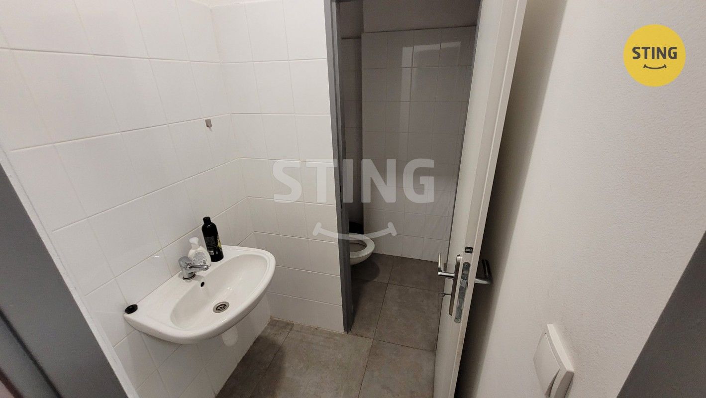 Pronájem obchodní prostory - nám. Svobody  , Třinec Lyžbice, 72 m² - 5