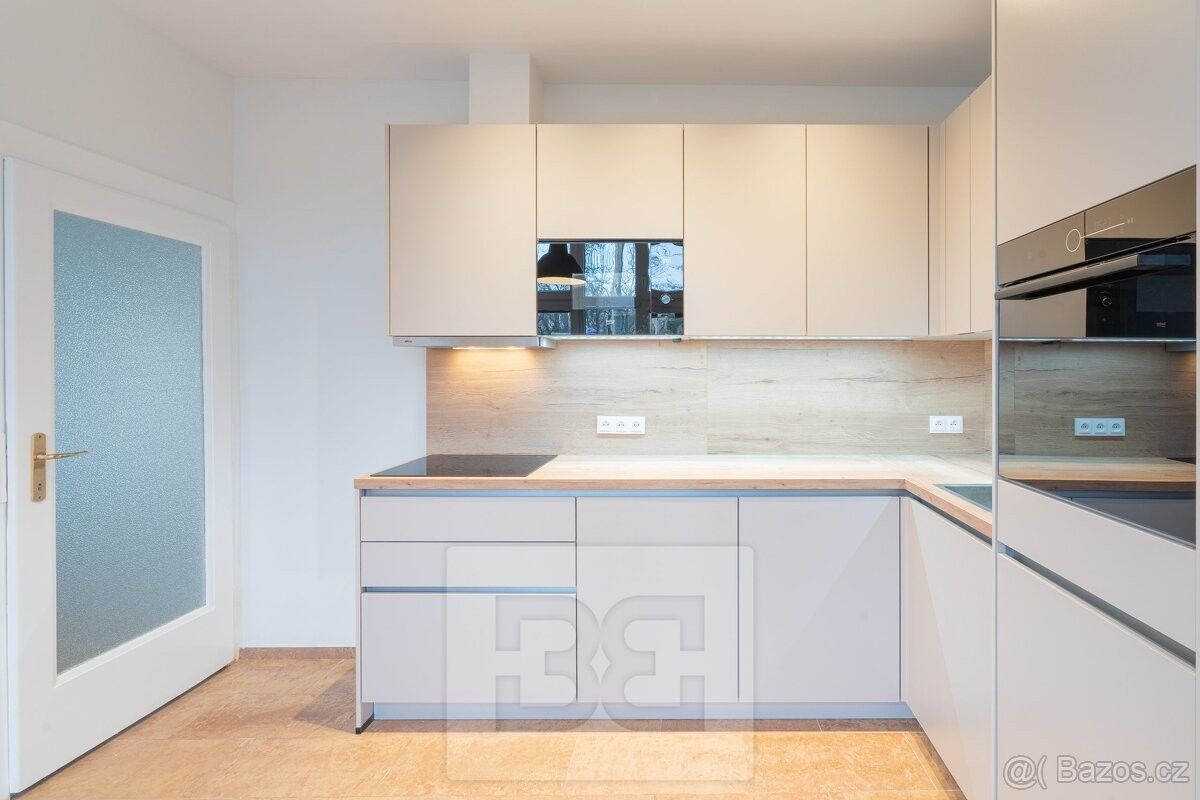 Byty, Praha, 180 00
