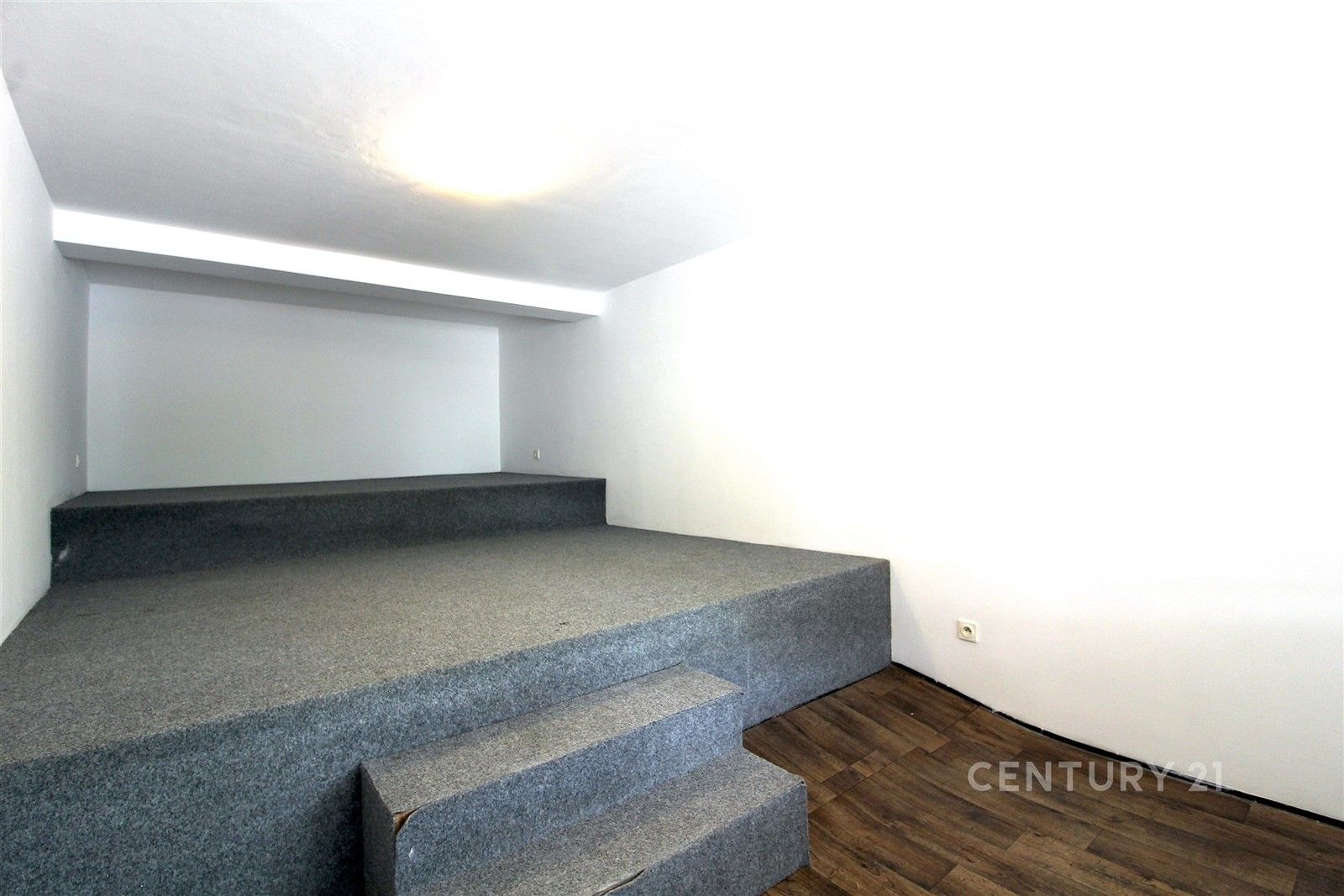 Pronájem komerční - Bořanovická  , Praha, 102 m² - 5