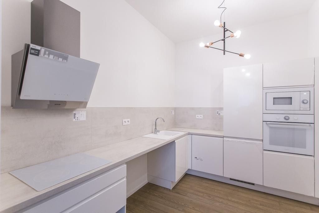 2+kk, Opletalova, Praha, 80 m²