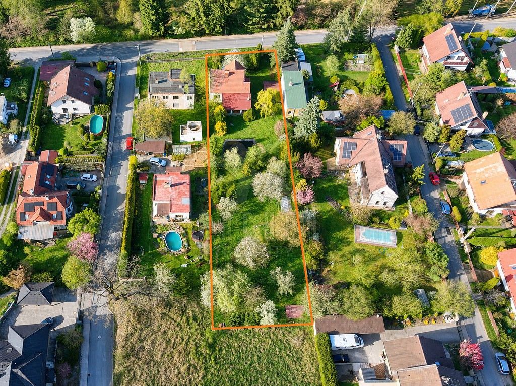 Pozemek pro bydlení, 2 048 m²