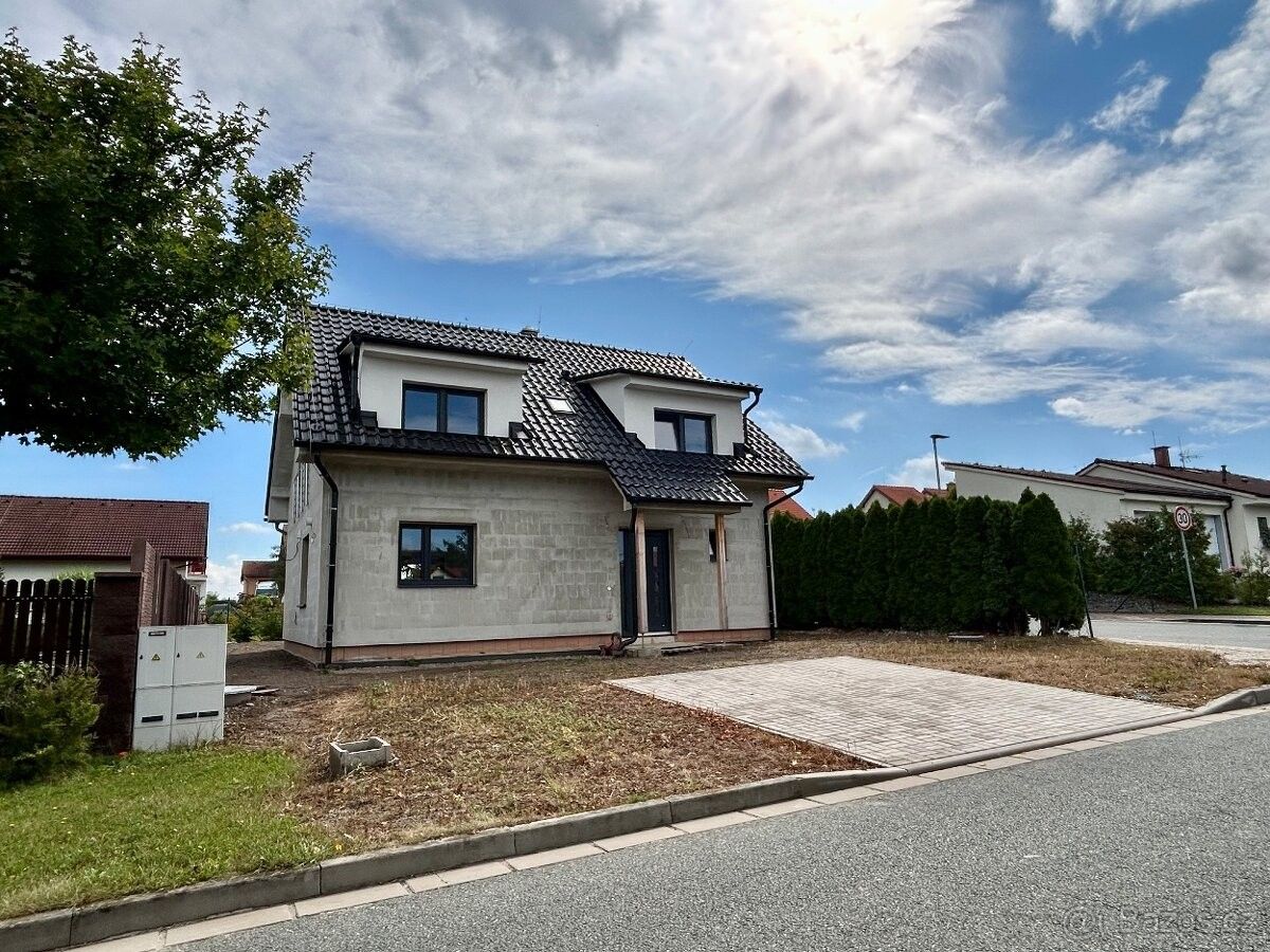 Rodinné domy, Dolní Ředice, 533 75