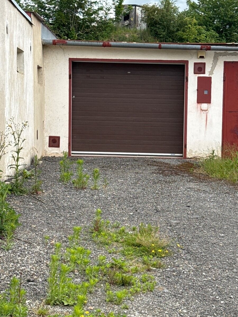 Garáže, Jihlava, 586 01
