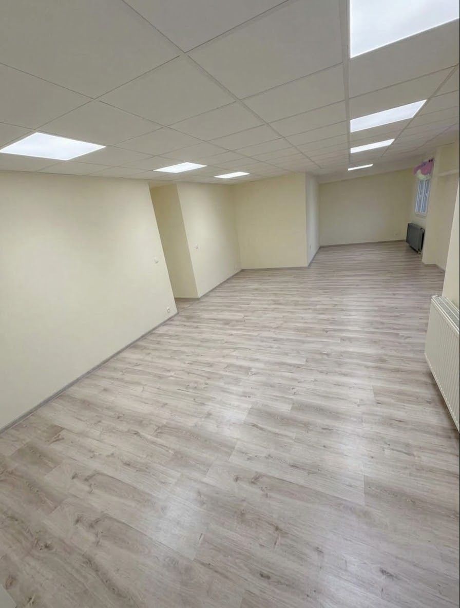 Obchodní prostory, 90 m²