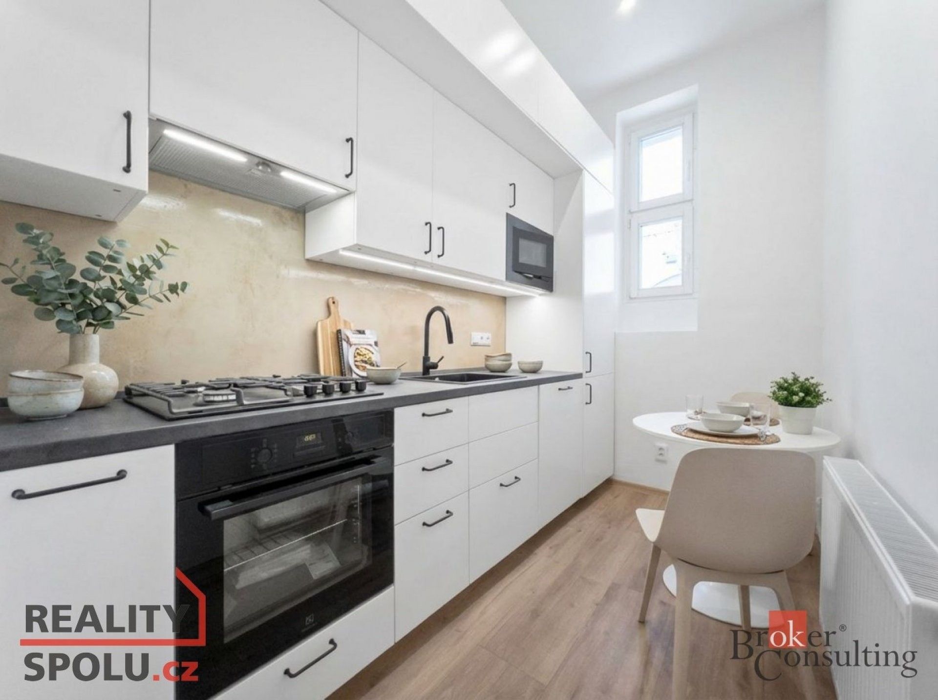 3+1, Sokolovská, Praha, 72 m²