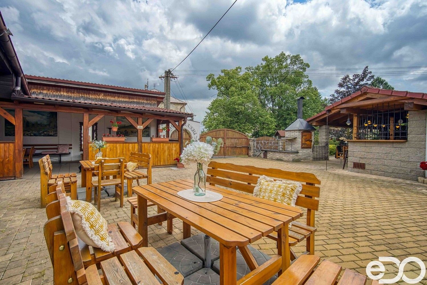 Restaurace, Hradešín, okres Kolín, Středočeský kraj, 178 m² - 1