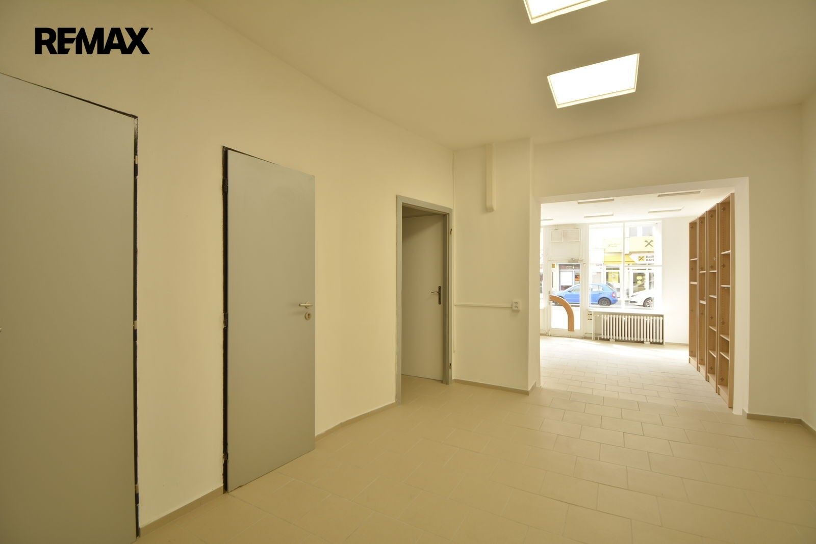 Pronájem obchodní prostory - S. K. Neumanna 725, Hradec Králové Pražské Předměstí, 58 m² - 5