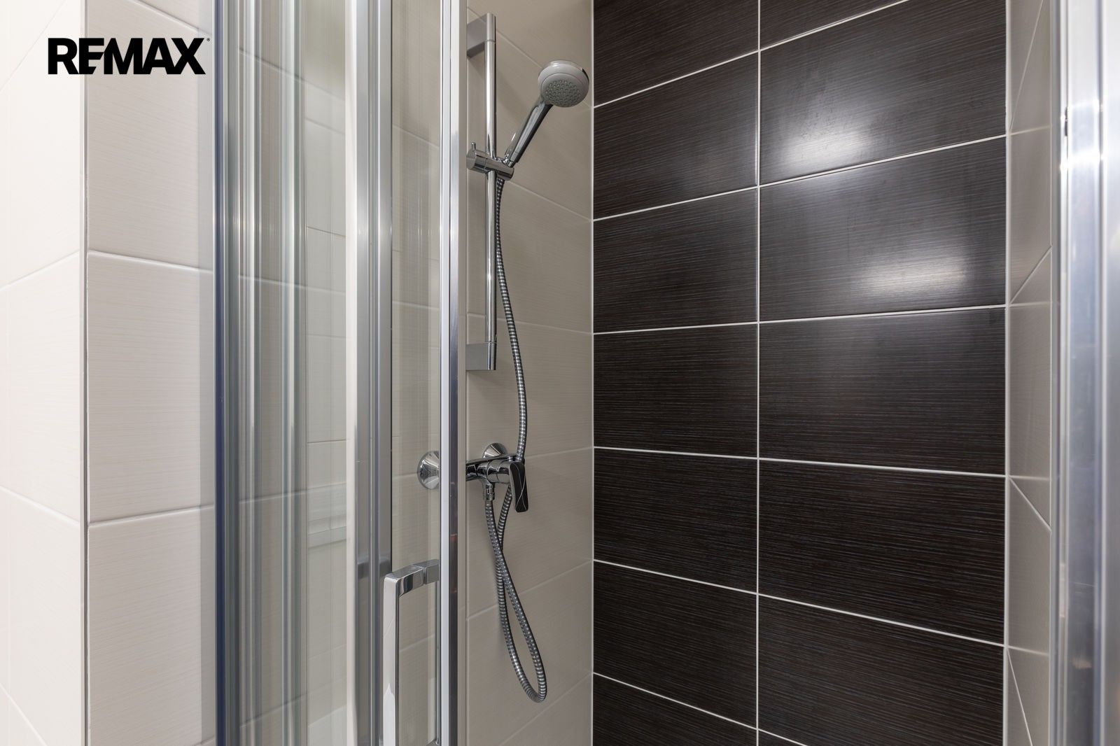 Pronájem byt 1+kk - Ondrákové 1288, Praha Hlubočepy, 27 m² - 5