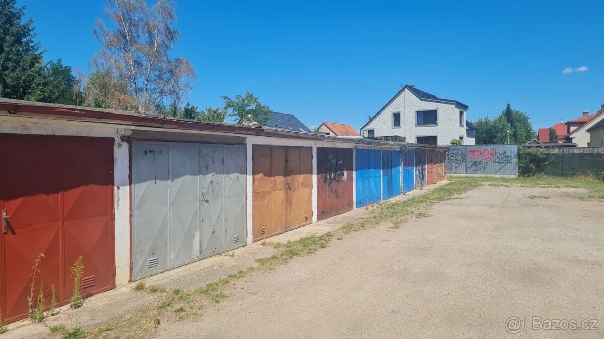 Garáže, Hradec Králové, 500 09
