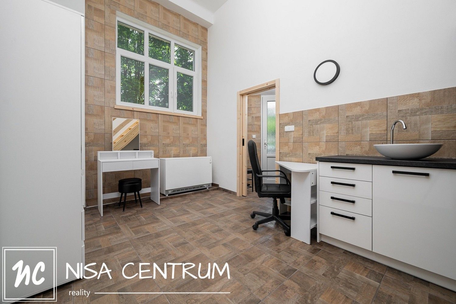 Obchodní prostory, Jablonec nad Nisou, Liberecký kraj, 27 m² - 1