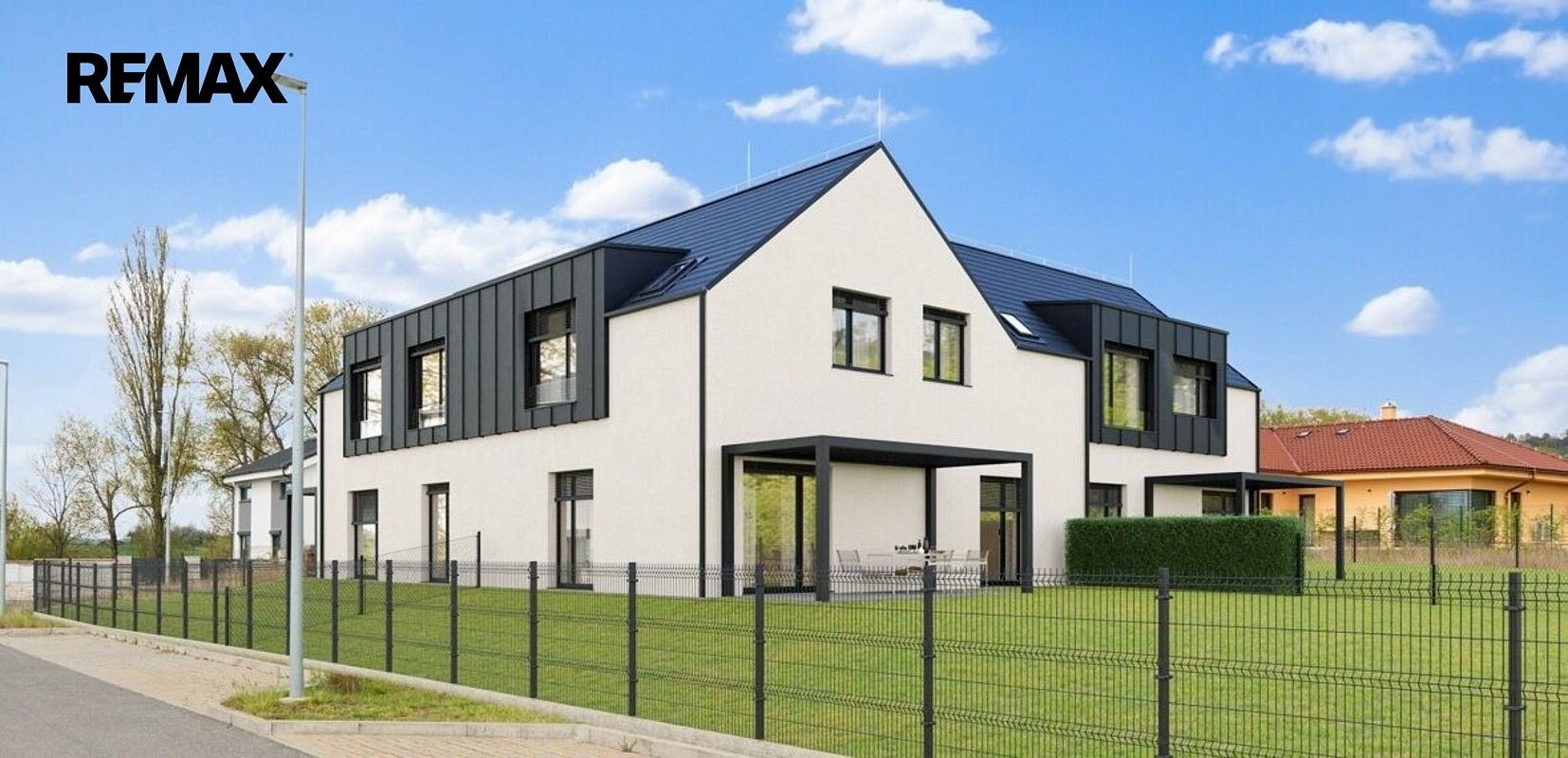 Rodinné domy, Dobrovice, okres Mladá Boleslav, Středočeský kraj, 122 m² - 1