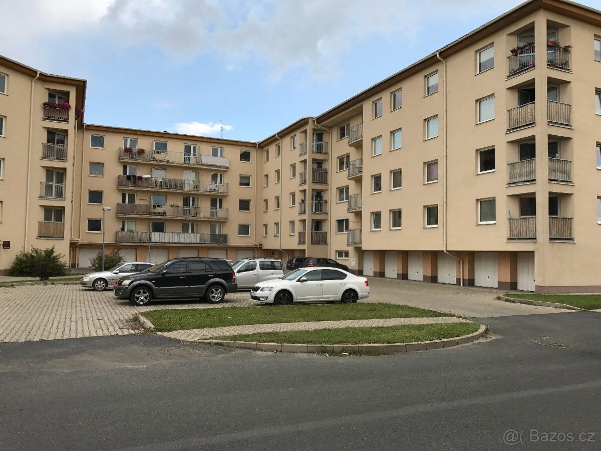 Garáže, Čelákovice, 250 88 - 1