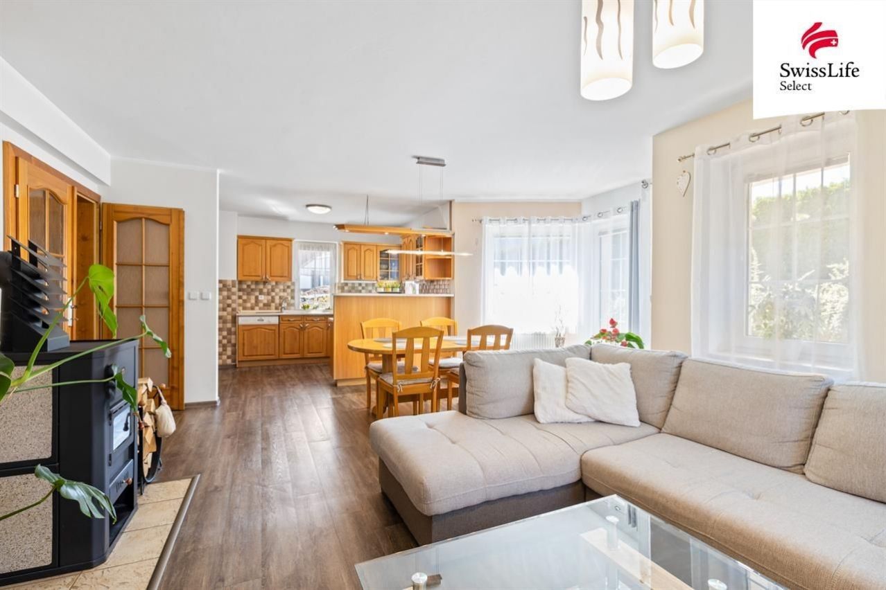 Prodej rodinný dům - L. Zívra, Nová Paka, 180 m²