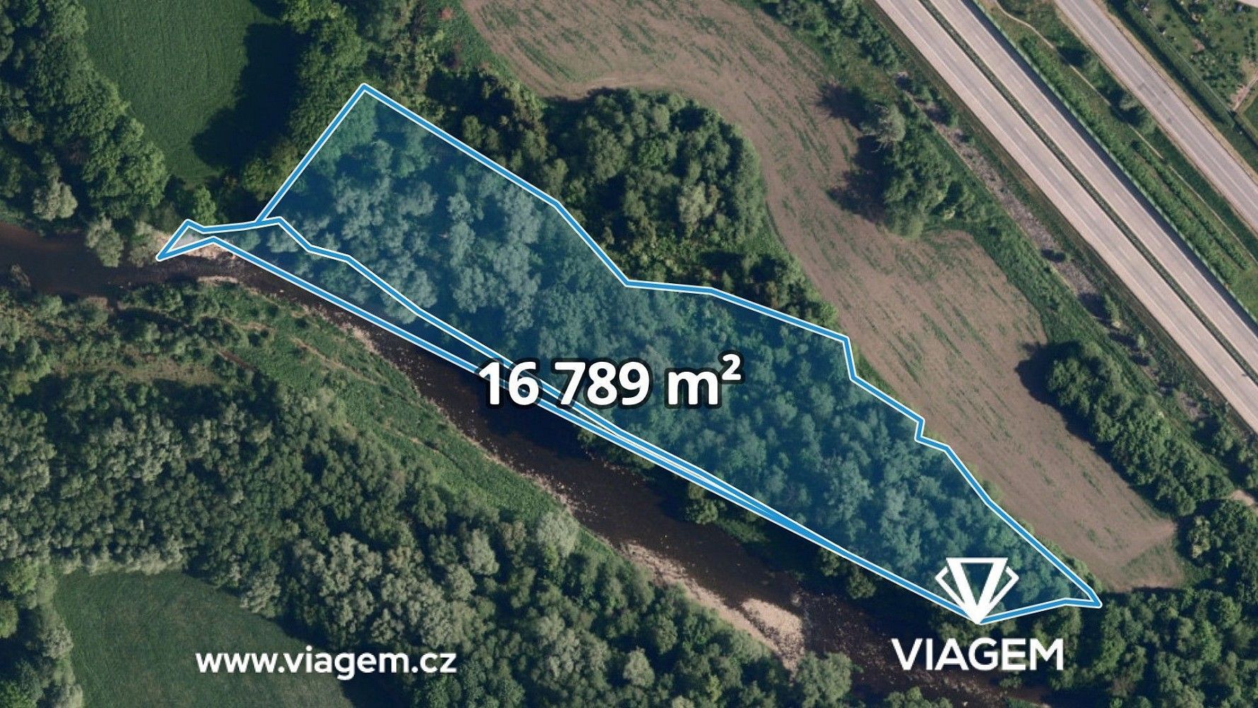 Les, 1 818 m²
