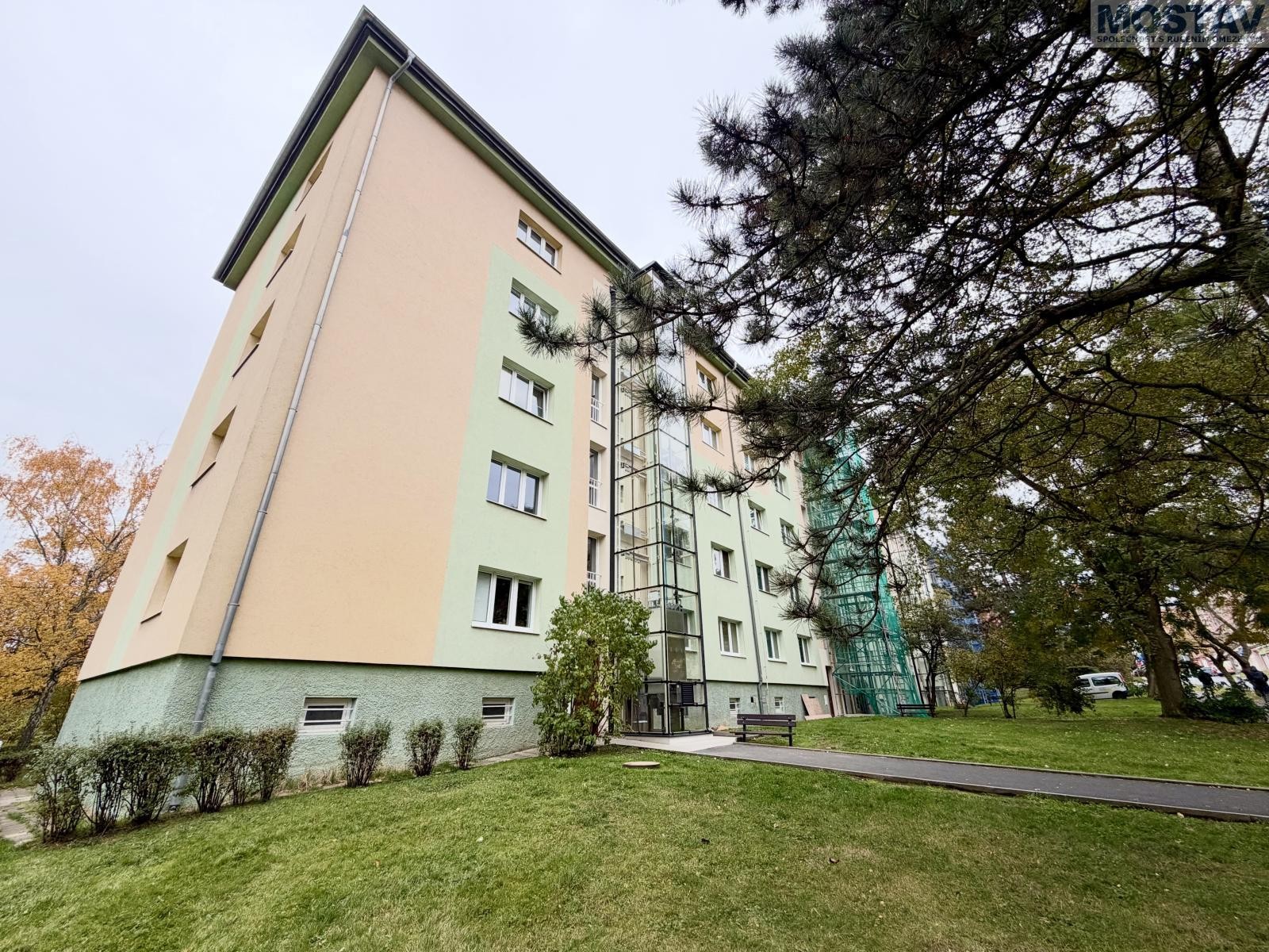 2+1, Vítězslava Nezvala, Most, 55 m² - 1