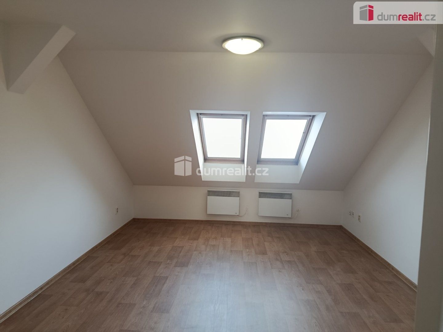 1+kk, Za poštou, Praha, 23 m² - 1