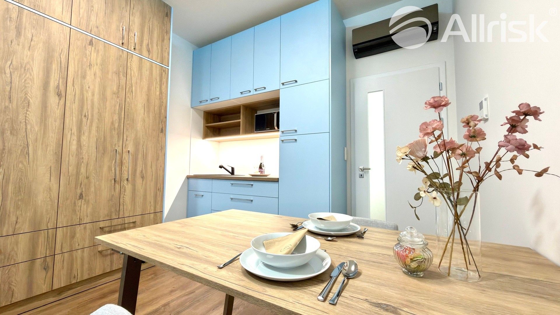 Pronájem byt 1+kk - Komárovská, Brno, 29 m²