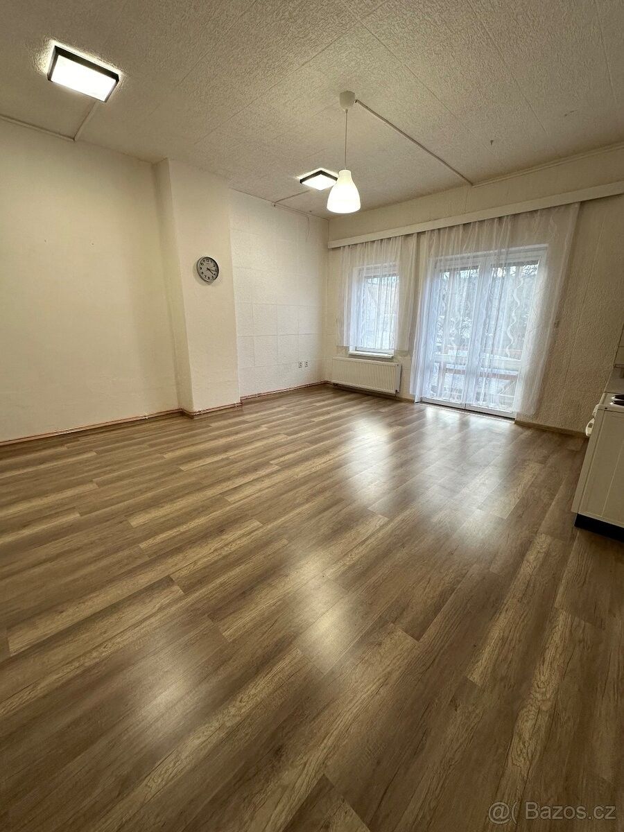 Pronájem byt - Hronov, 549 31