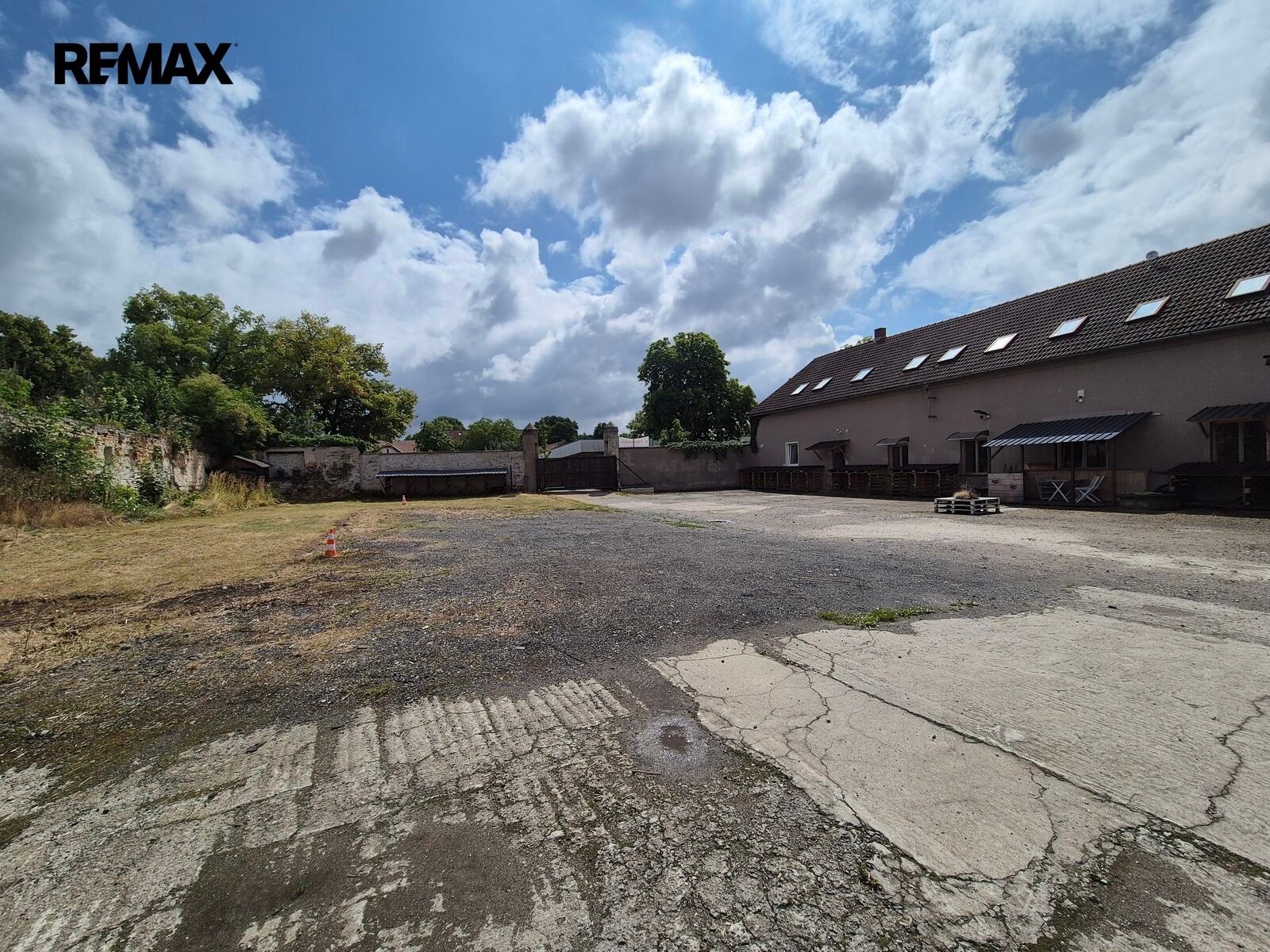 Ostatní, Náves sv. Petra a Pavla 35, Zlatníky-Hodkovice Zlatníky, 512 m² - 2