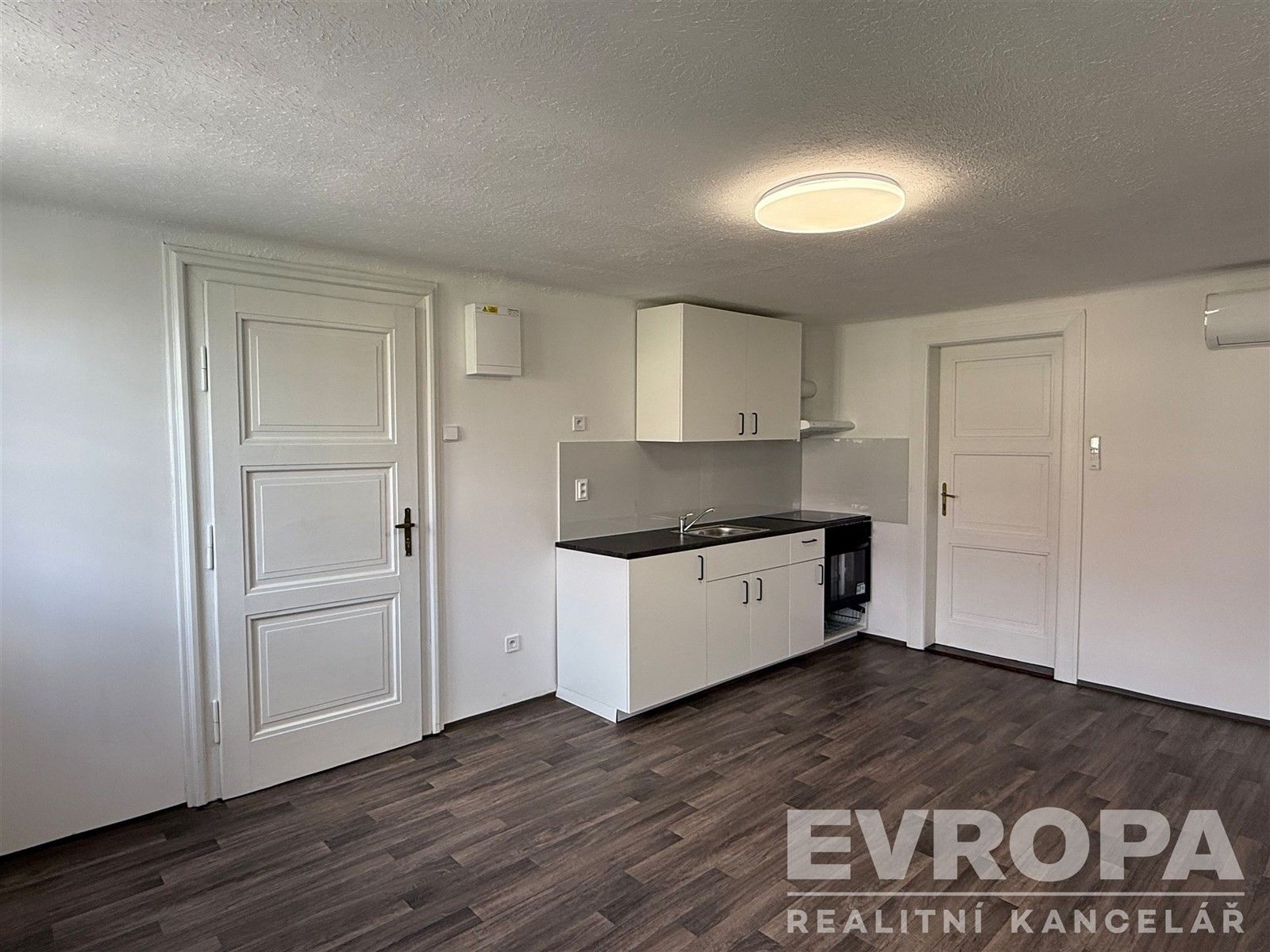 1+1, V nových domcích, Praha, 40 m²