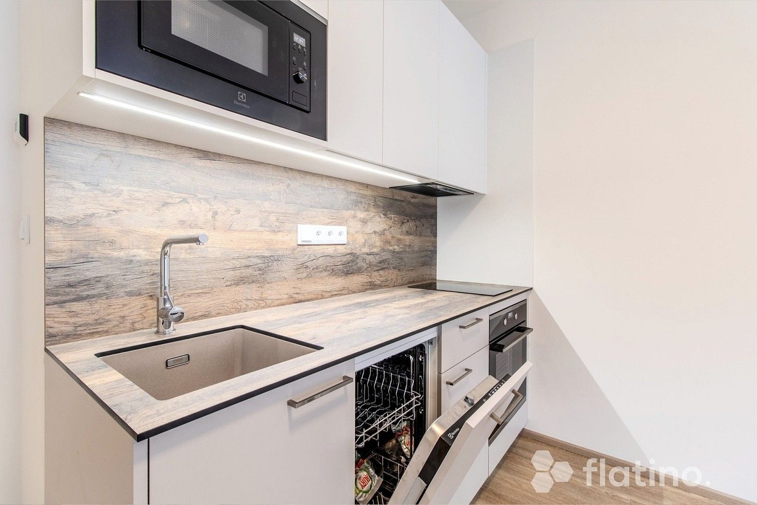 Byt 1+kk · 32 m² · Praha - Hloubětín, okres Praha 9, Hlavní město Praha - 3