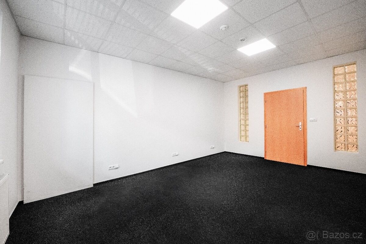 Pronájem kancelář - Třebíč, 674 01