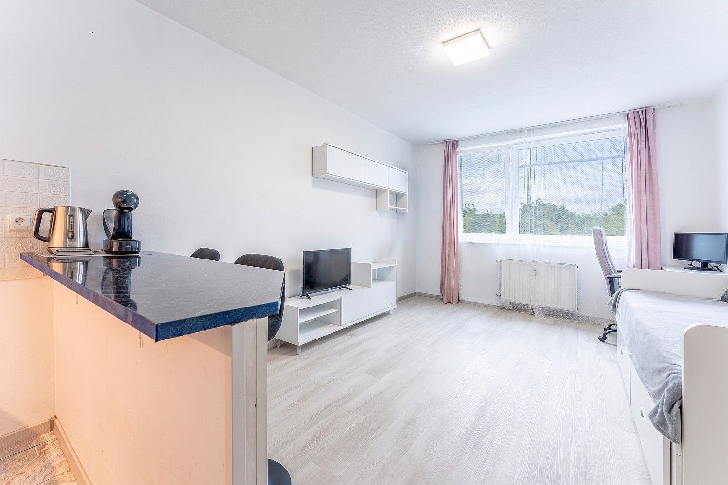Prodej byt 1+kk - Štúrova, Praha 4, 27 m² - 2
