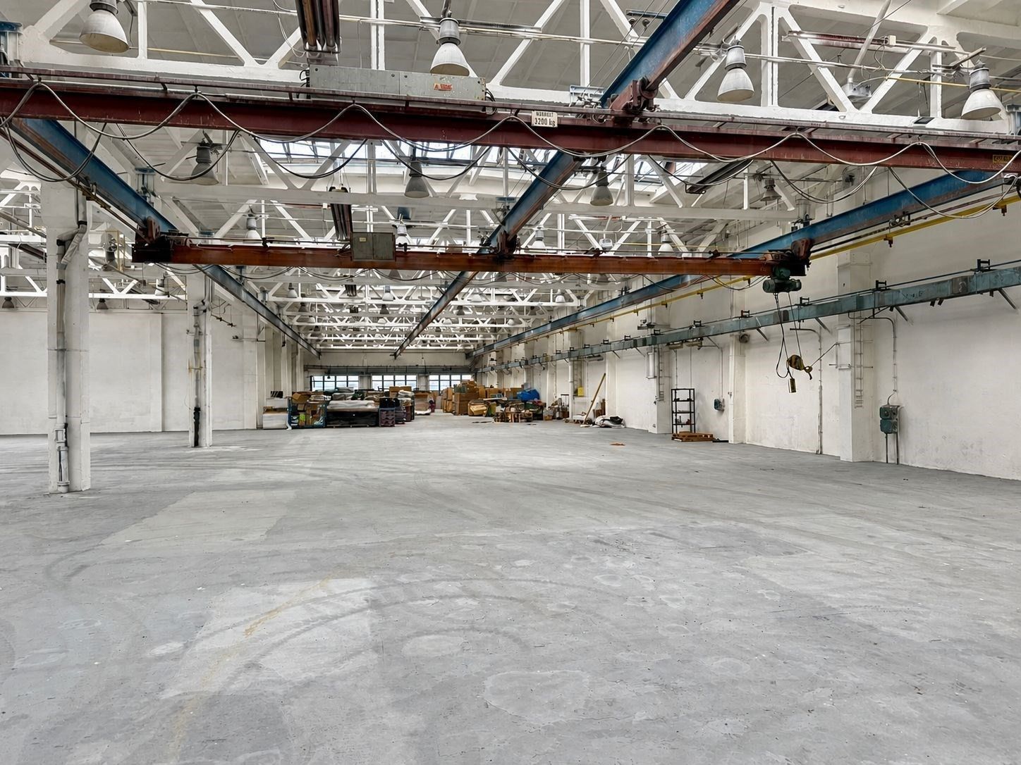 Pronájem výrobní prostory - Český Brod, 1 800 m² - 2