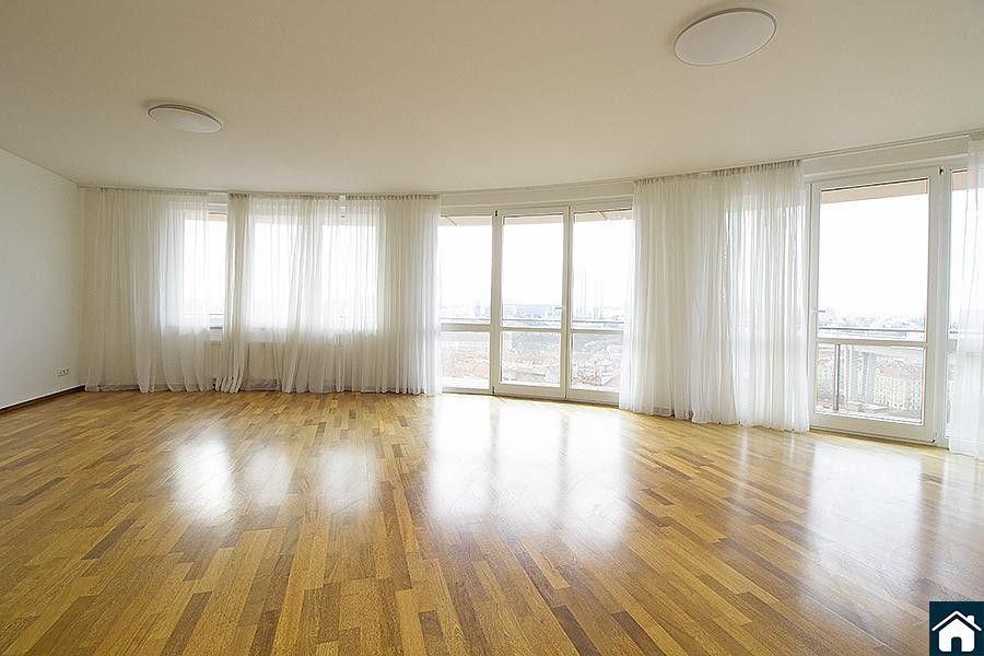 3+kk, U Zvonařky, Praha, 120 m² - 1