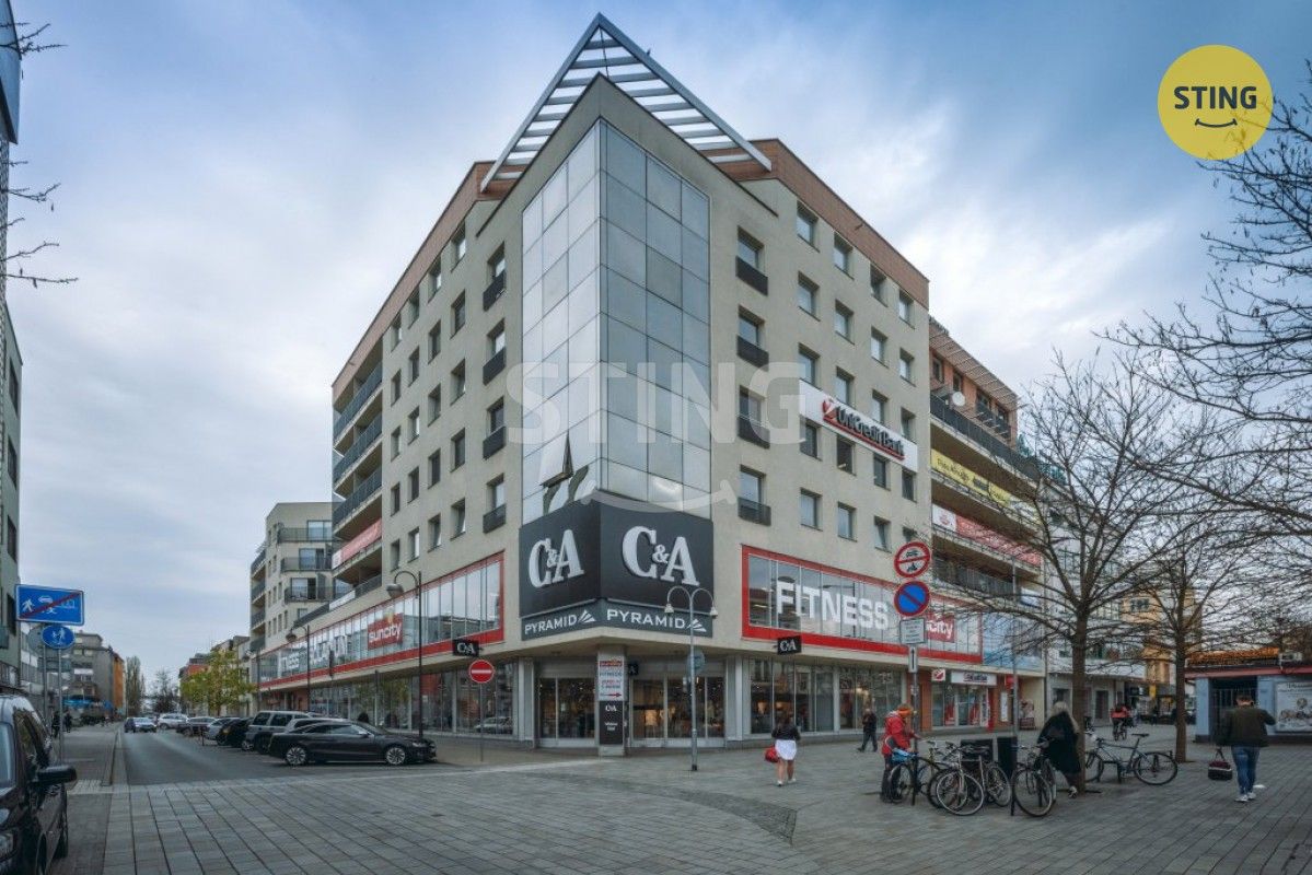 Kanceláře, třída Míru, Pardubice Zelené Předměstí, 65 m² - 1