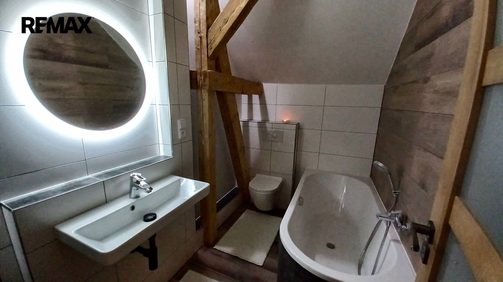 3+kk, Mattoniho nábřeží 351, Karlovy Vary Drahovice, 75 m² - 2
