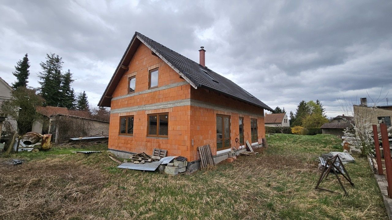 Prodej dům - Partyzánská, Velký Borek, 214 m²
