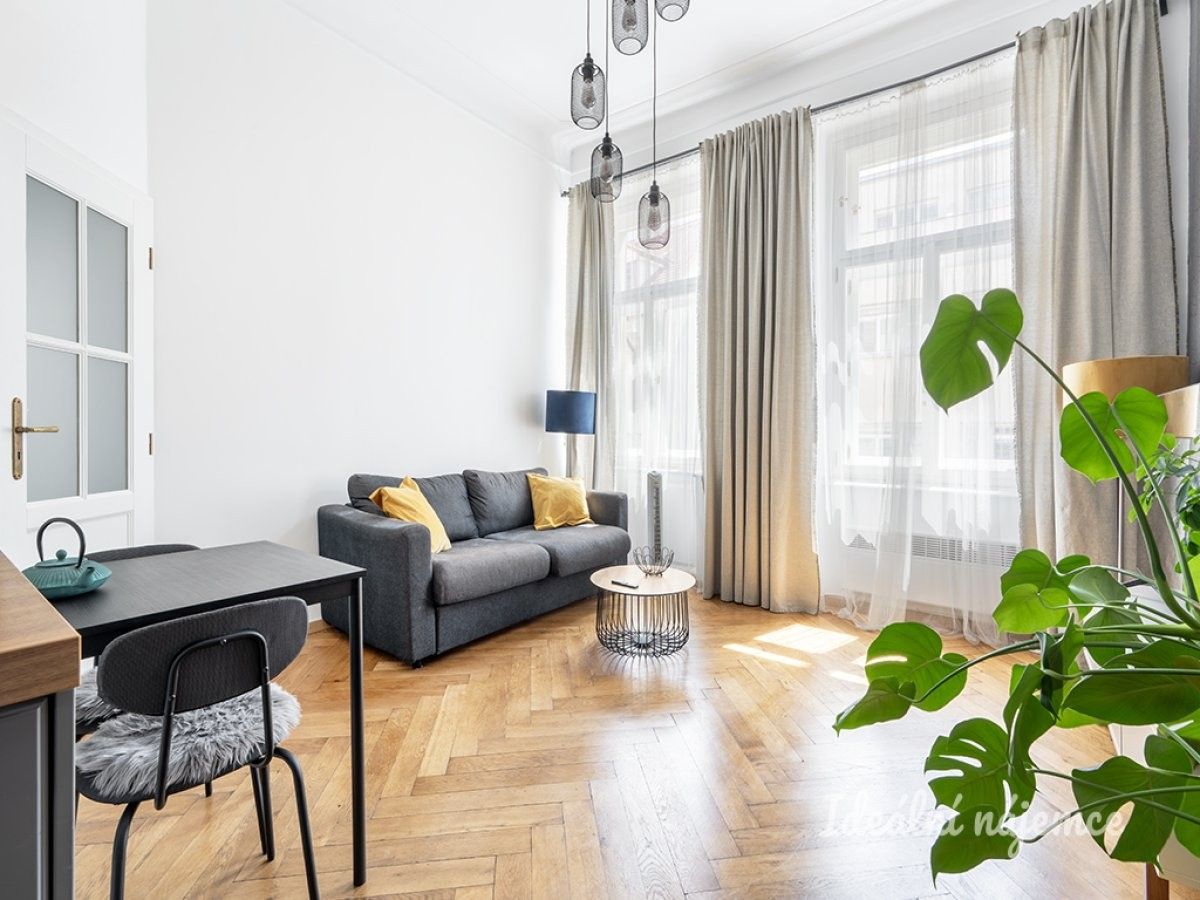 Byt 2+kk · 33 m² · Truhlářská, Praha - 3
