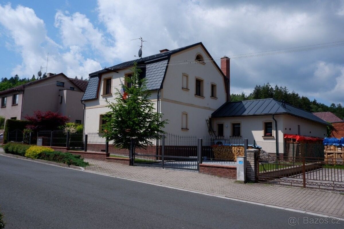 Prodej rodinný dům - Červený Kostelec, 549 41