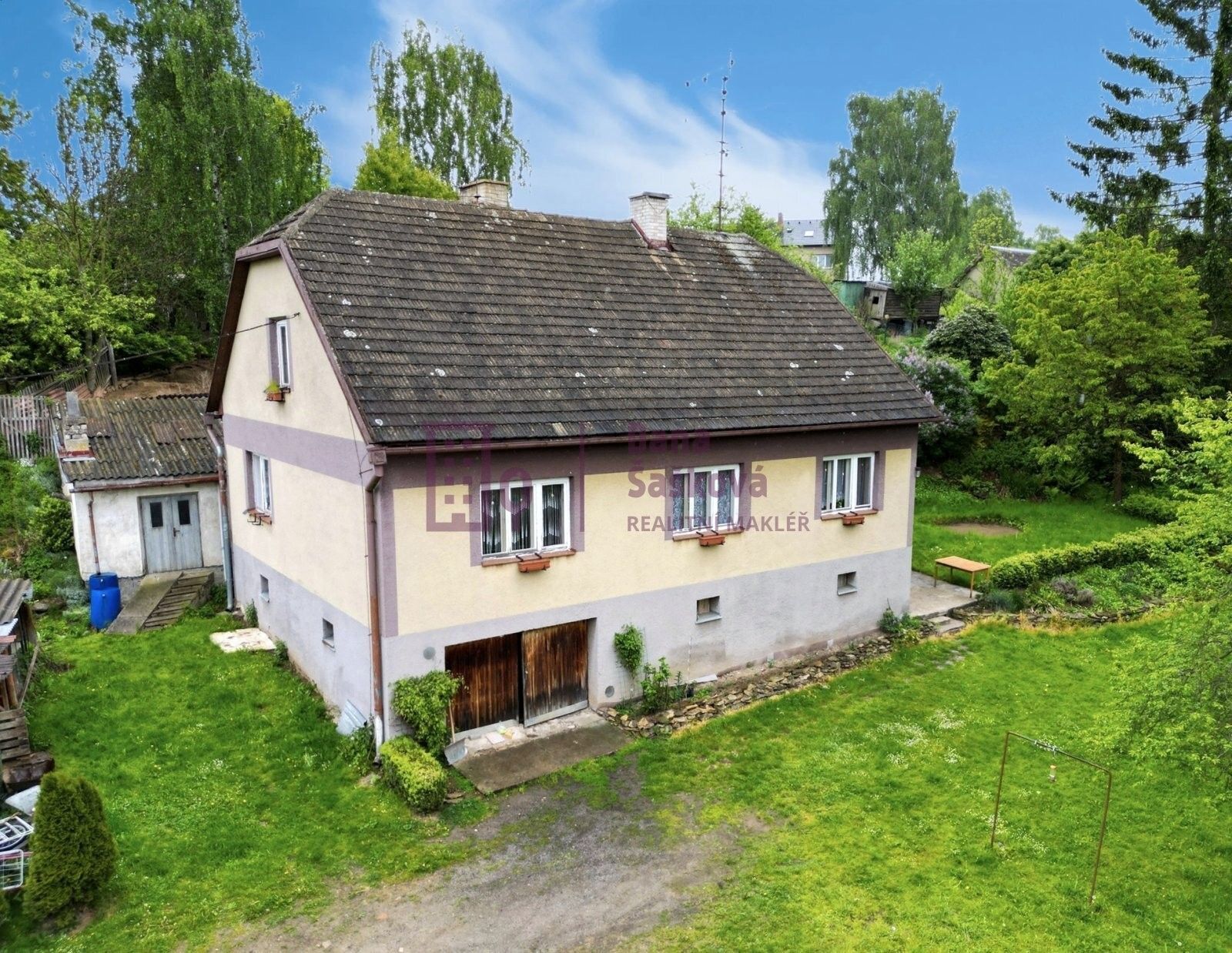 Rodinné domy, Častrov, 214 m²