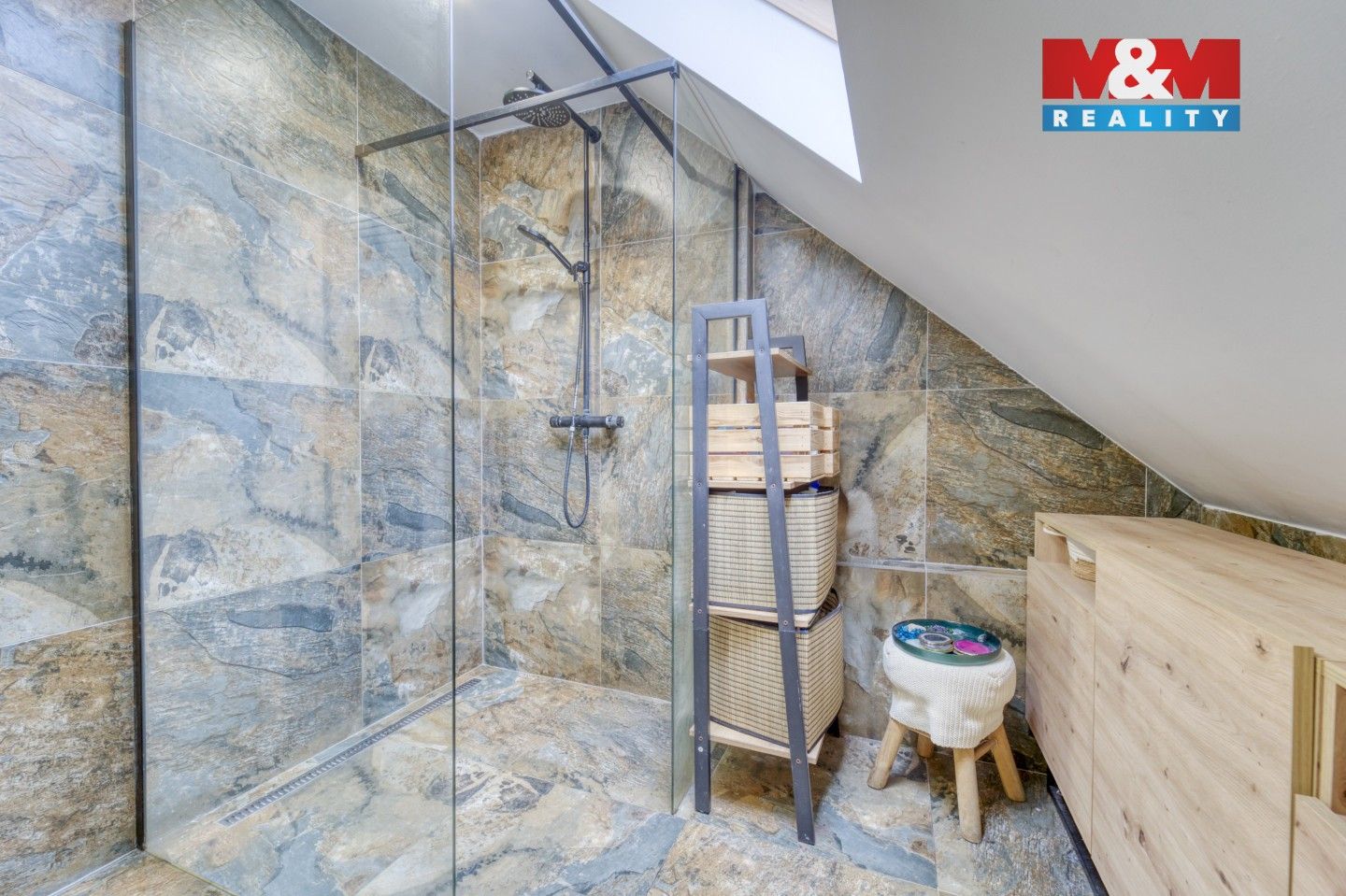 Prodej byt 4+1 - Komenského, Černošice, 109 m²