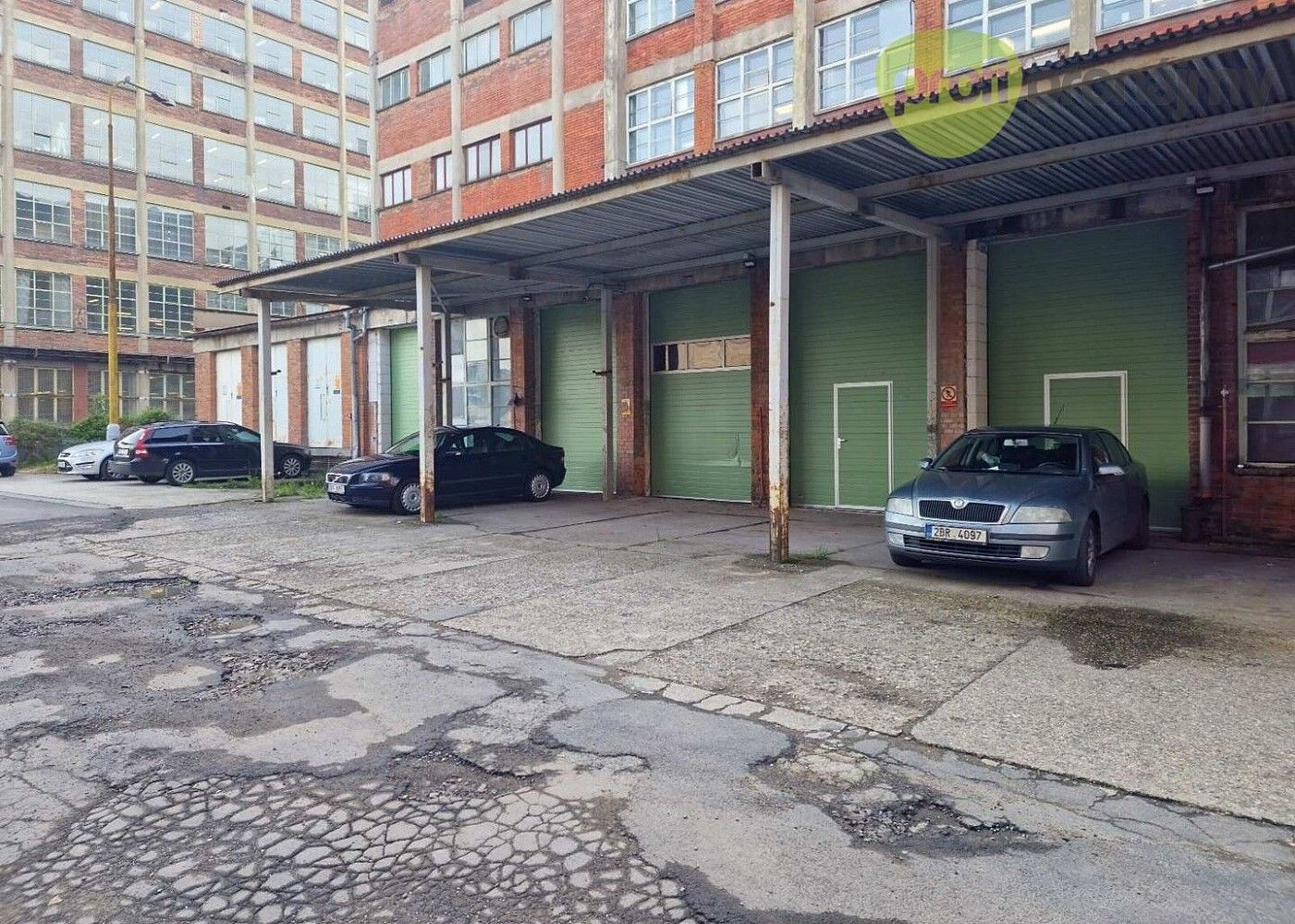 Sklady, Zlín, Zlínský kraj, 3 000 m² - 2