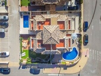 Prodej rodinný dům - 987 66, Zahraničí