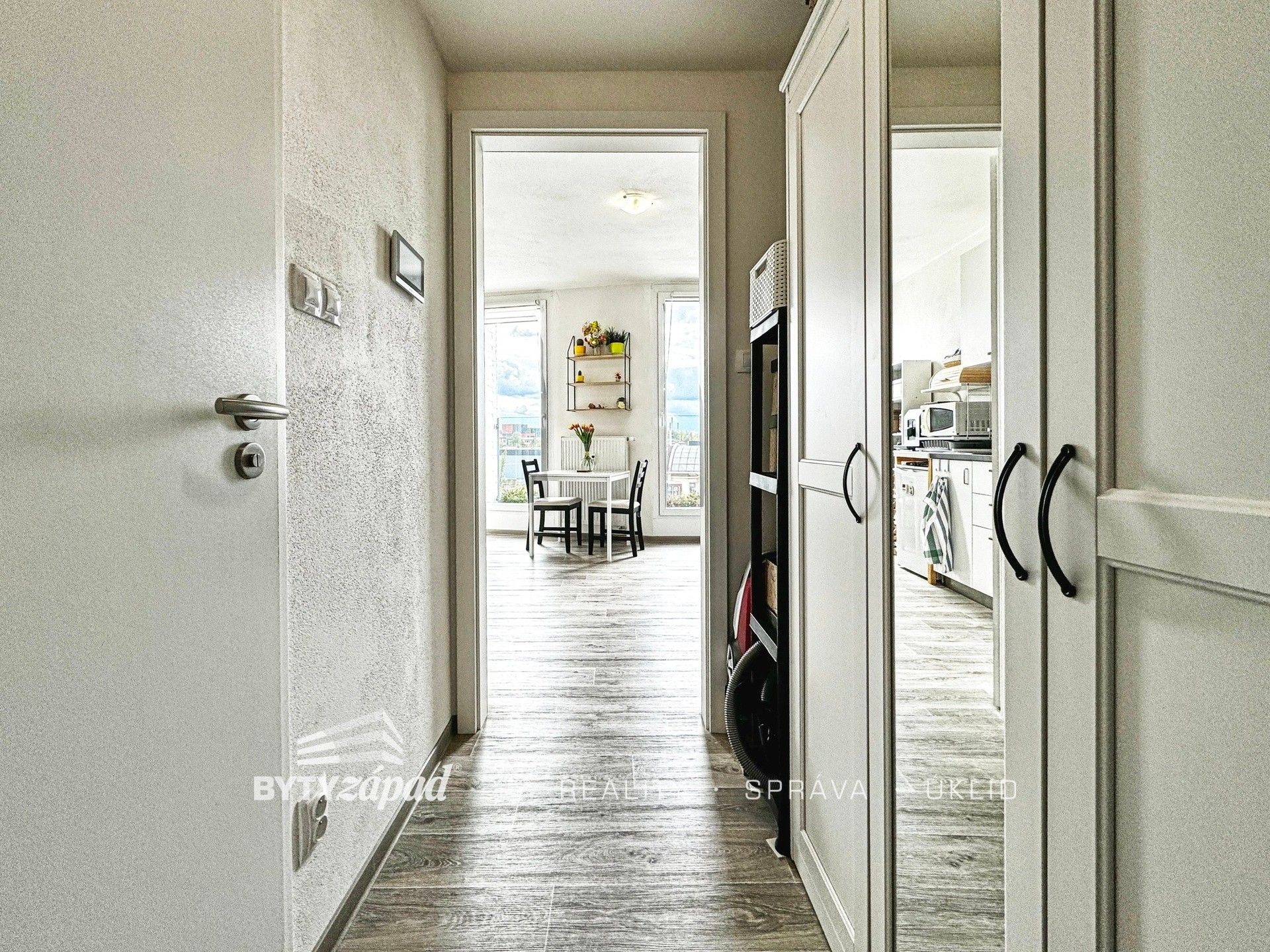 Pronájem byt 1+kk - Otýlie Beníškové, Plzeň, 28 m²