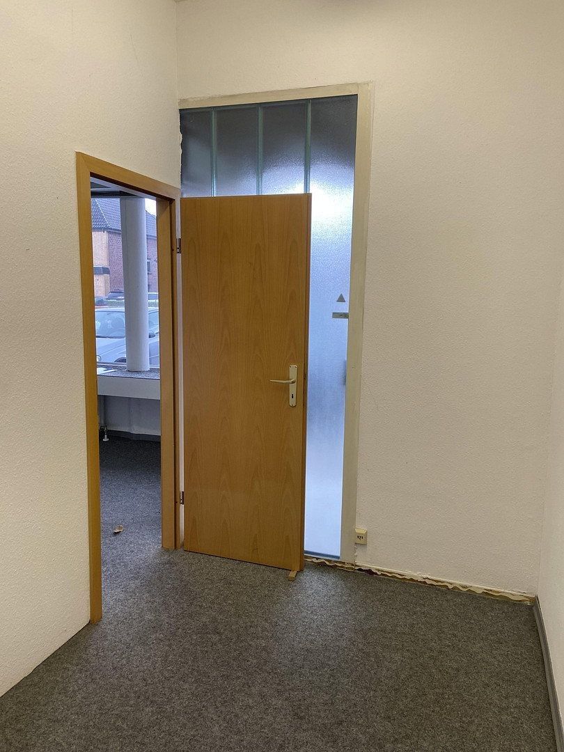 Pronájem kancelář - Lembecker Str. 97, , Severní Porýní-Vestfálsko, 39 m² - 5