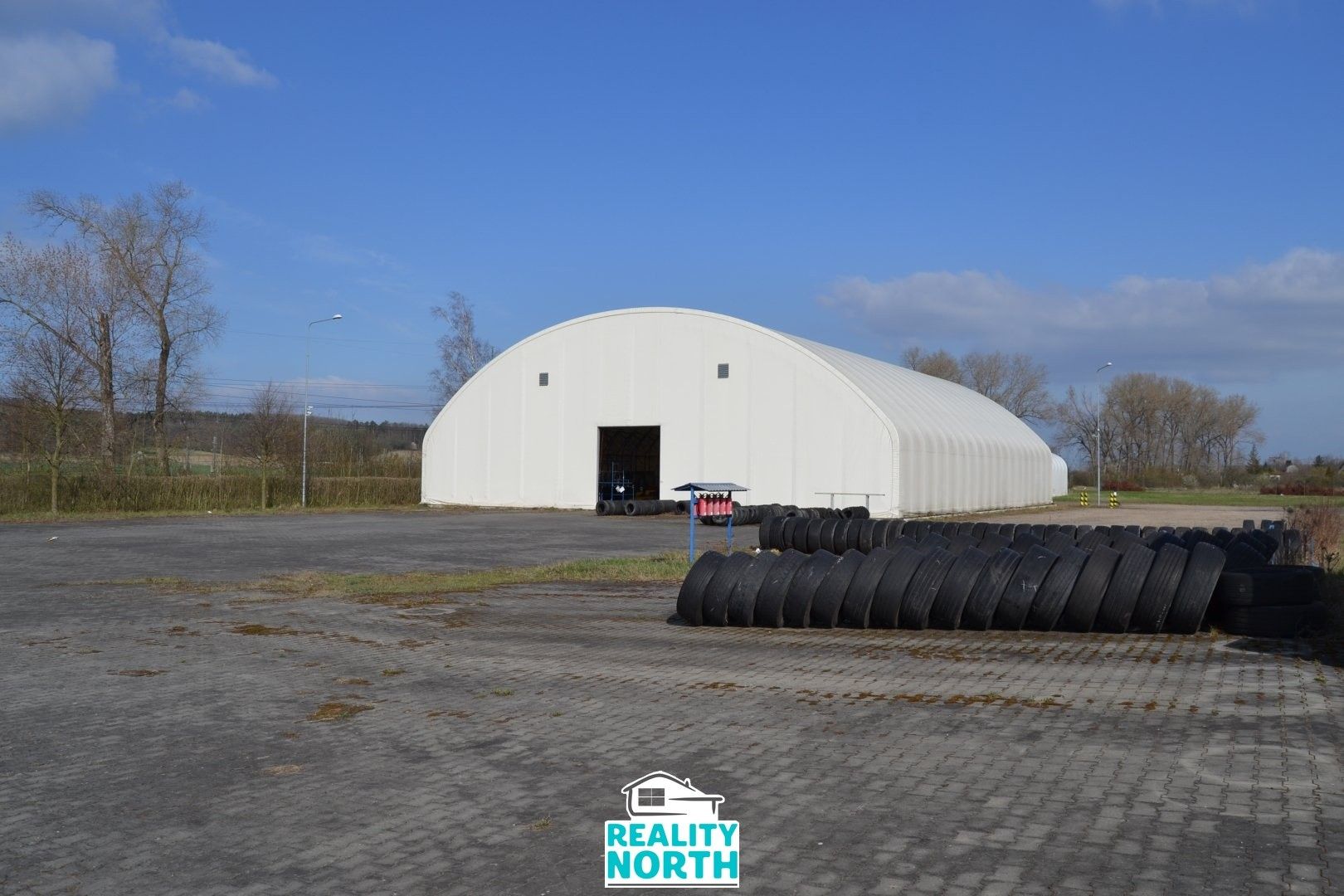 Pronájem sklad - Vavřineč, Malý Újezd, 15 331 m²