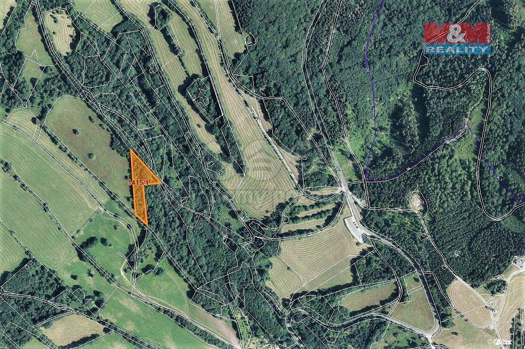 Les, 7 083 m²