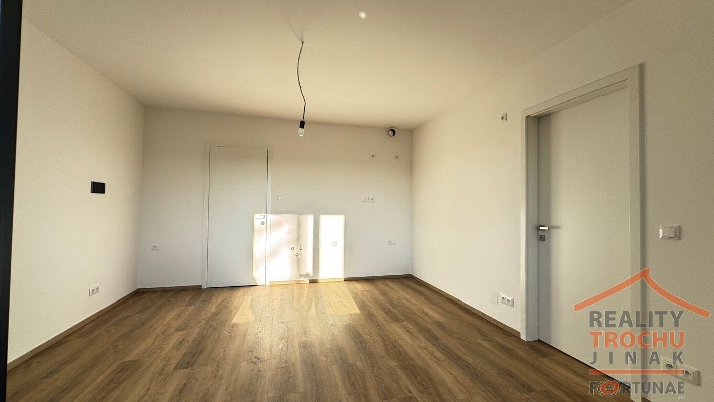 2+kk, Hradec Králové - Nový Hradec Králové, Královéhradecký kraj, 44 m² - 2