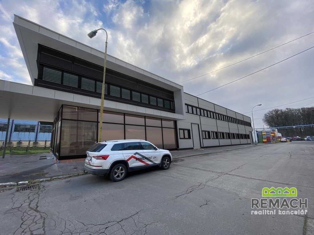 Pronájem kancelář - Na Záhonech, Kunovice, 500 m²