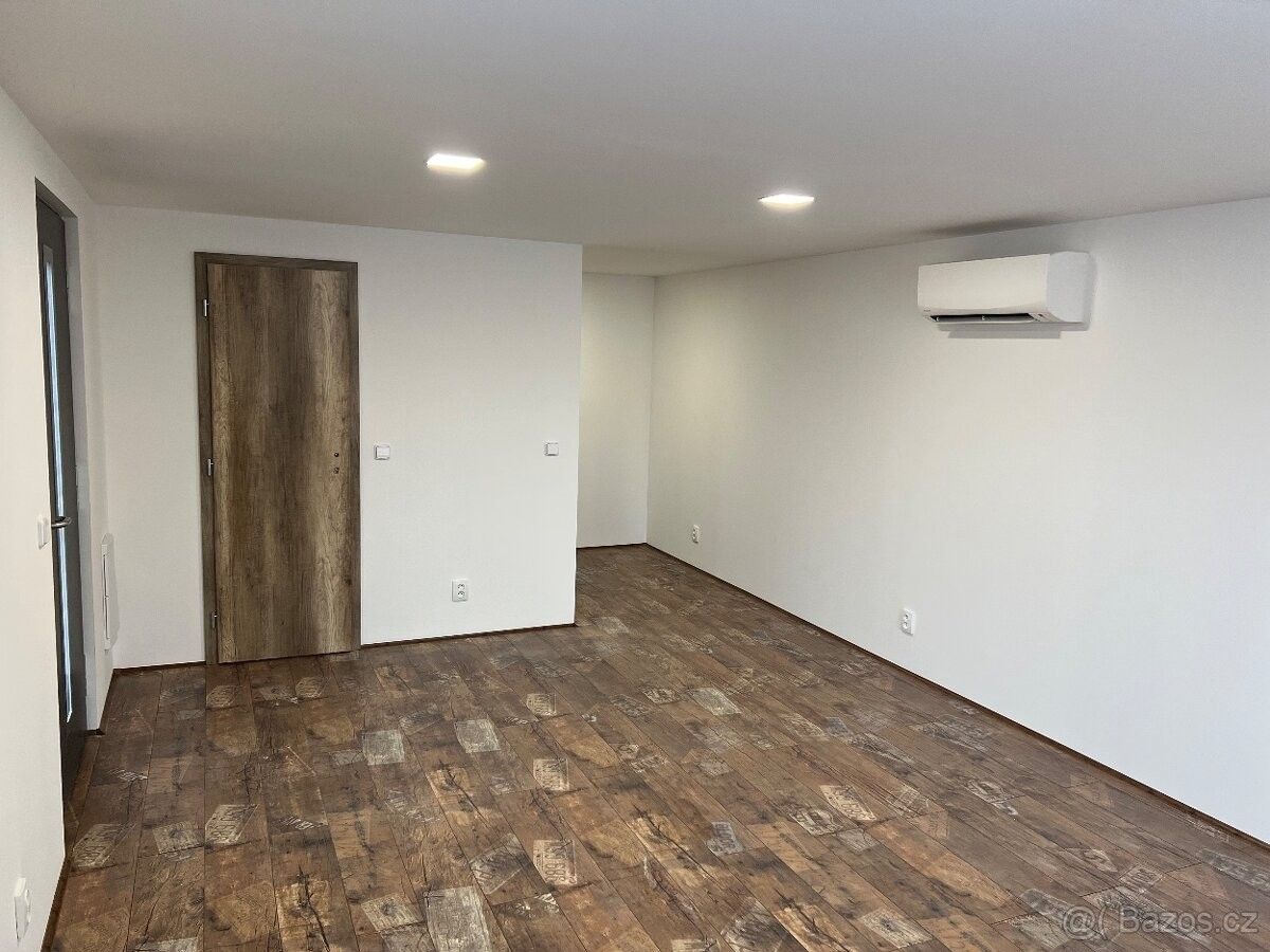 Prodej byt - Smiřice, 503 03